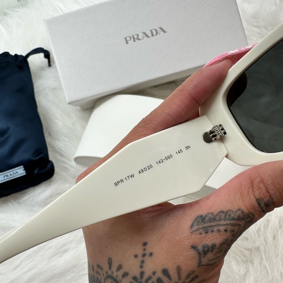 Prada PR17WS Sunglasses - Picture 3 of 5